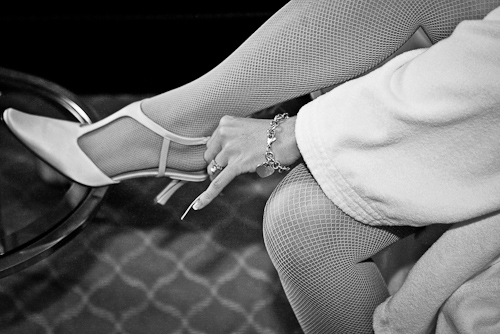 The Palace Hotel, San Francisco wedding - putting on shoe