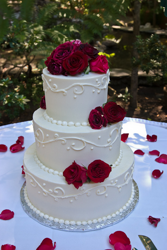 Gardens at Heather Farms, Walnut Creek wedding - wedding cake photograph